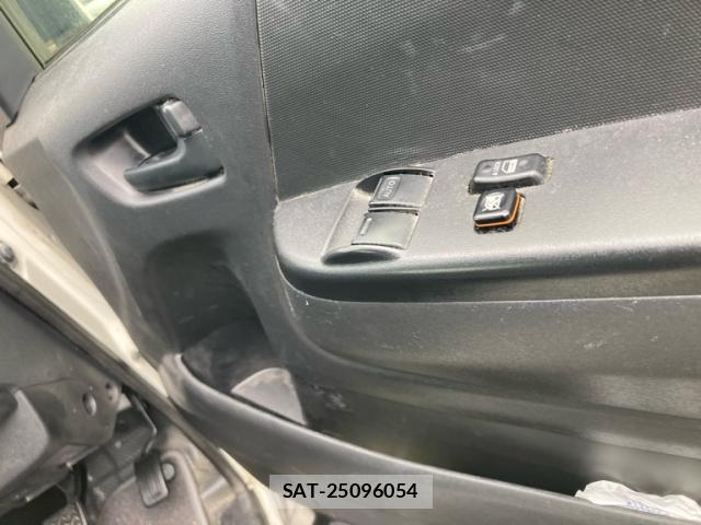 Toyota HIACE VAN 2018-12 8812982-10