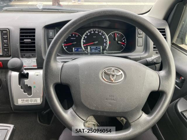 Toyota HIACE VAN 2018-12 8812982-11
