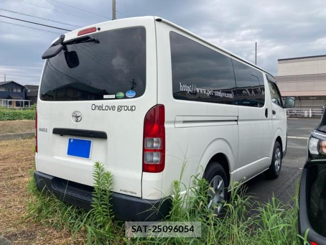 Toyota HIACE VAN 2018-12 8812982-12