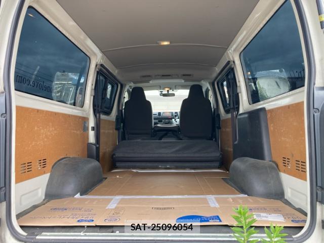 Toyota HIACE VAN 2018-12 8812982-8