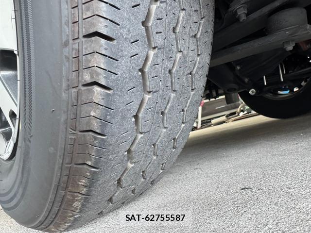 Toyota HIACE VAN 2025-07 8813111-10