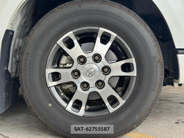 Toyota HIACE VAN 2025-07 8813111-2