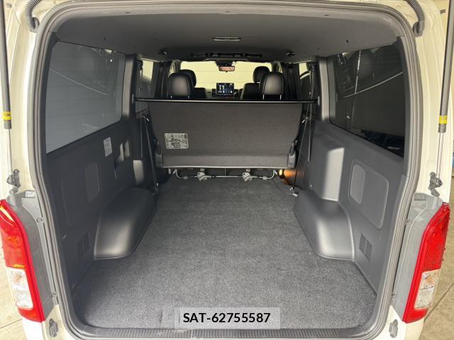 Toyota HIACE VAN 2025-07 8813111-6