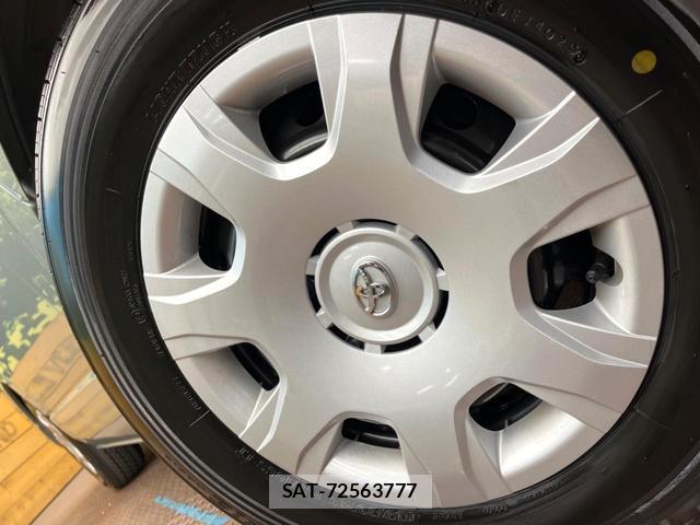 Toyota HIACE VAN 2025-11 8813708-13