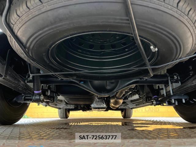 Toyota HIACE VAN 2025-11 8813708-19