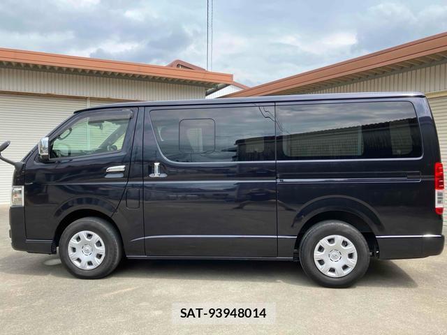 Toyota HIACE VAN 2022-09 8813914-11