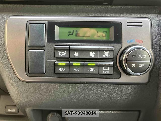 Toyota HIACE VAN 2022-09 8813914-13