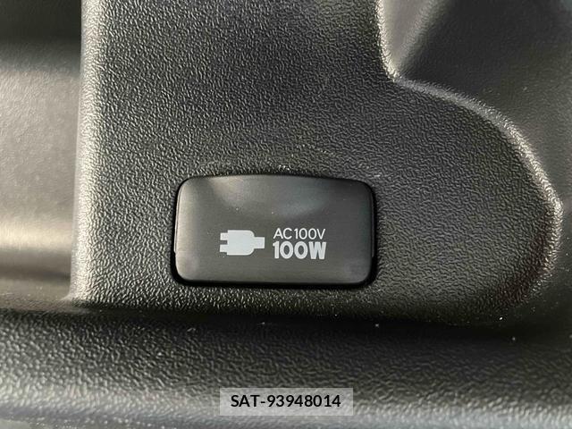 Toyota HIACE VAN 2022-09 8813914-17