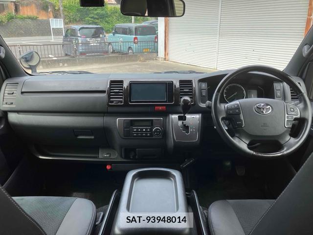 Toyota HIACE VAN 2022-09 8813914-2