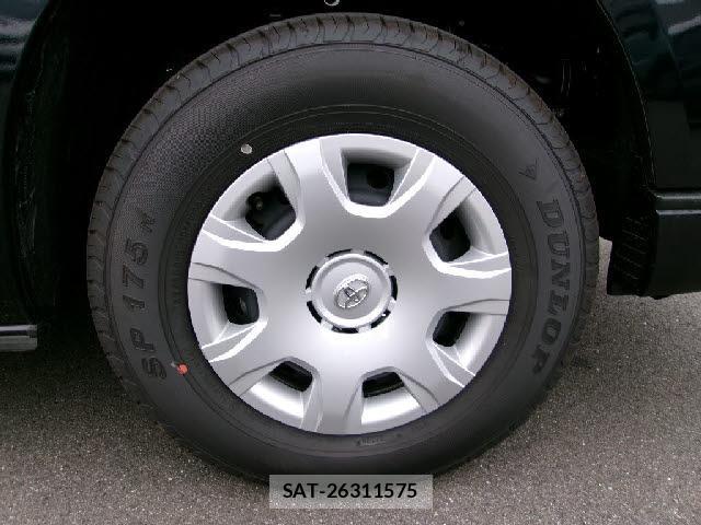 Toyota HIACE VAN 2026-07 8814561-4