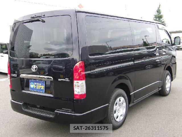Toyota HIACE VAN 2026-07 8814561-6