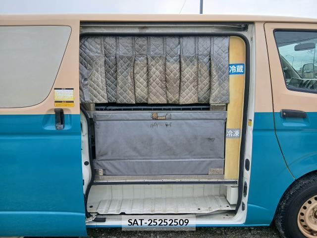 Toyota HIACE VAN 2011-08 8814915-11