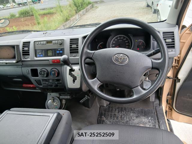 Toyota HIACE VAN 2011-08 8814915-2