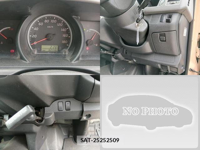 Toyota HIACE VAN 2011-08 8814915-3