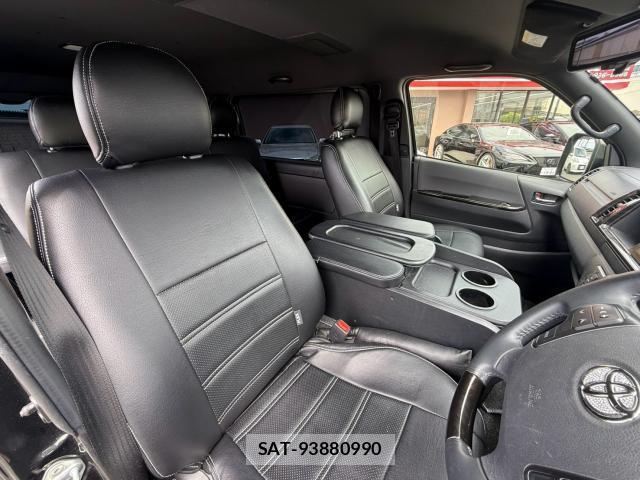 Toyota HIACE VAN 2023-08 8815166-11