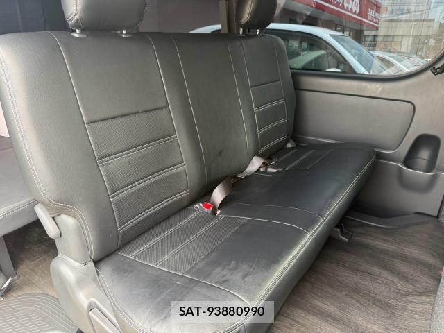 Toyota HIACE VAN 2023-08 8815166-12