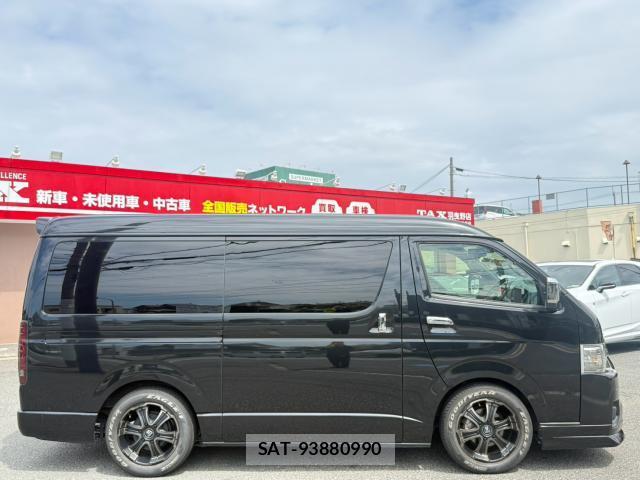 Toyota HIACE VAN 2023-08 8815166-17