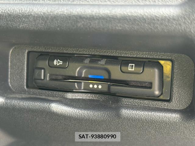 Toyota HIACE VAN 2023-08 8815166-9
