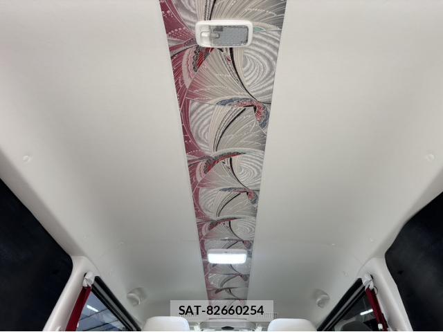 Toyota HIACE VAN 2018-09 8815169-12