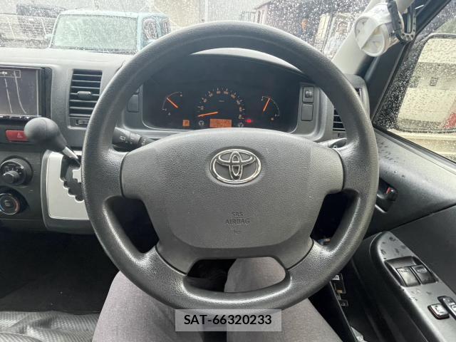 Toyota HIACE VAN 2015-04 8815714-3