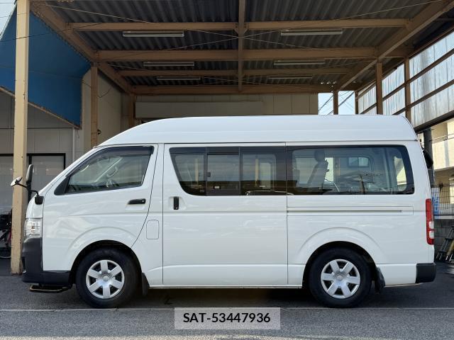 Toyota HIACE VAN 2012-04 8815846-17