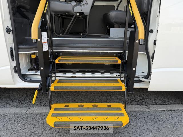 Toyota HIACE VAN 2012-04 8815846-7