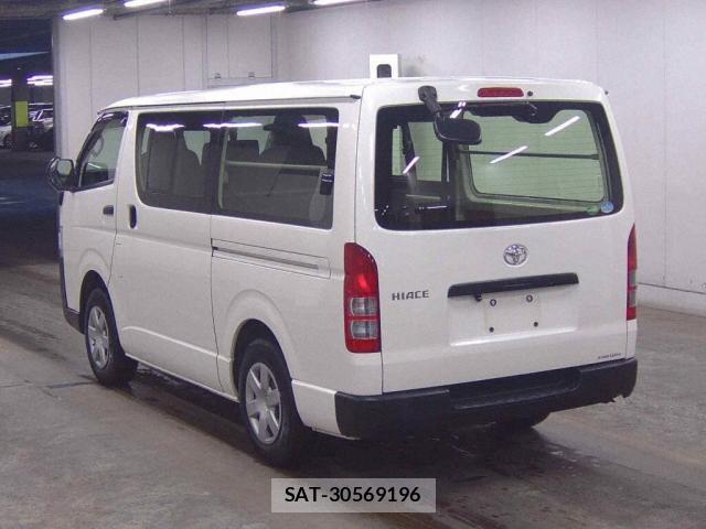 Toyota HIACE VAN 2020-08 8816002-1
