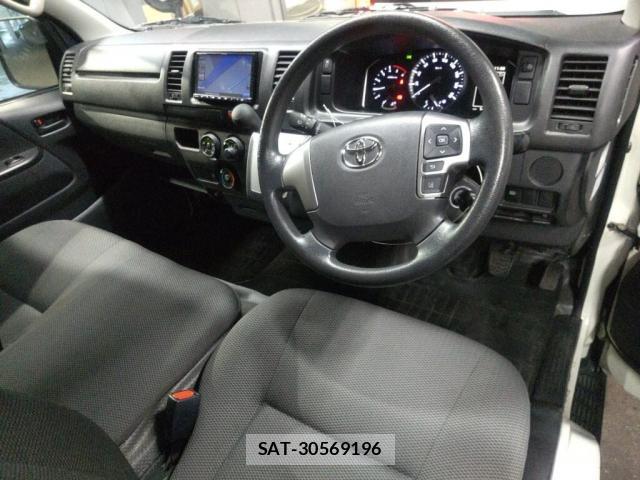 Toyota HIACE VAN 2020-08 8816002-2