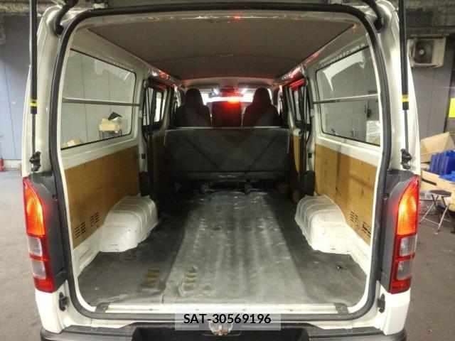 Toyota HIACE VAN 2020-08 8816002-3