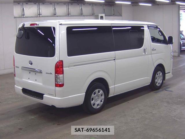 Toyota HIACE VAN 2021-11 8816024-4