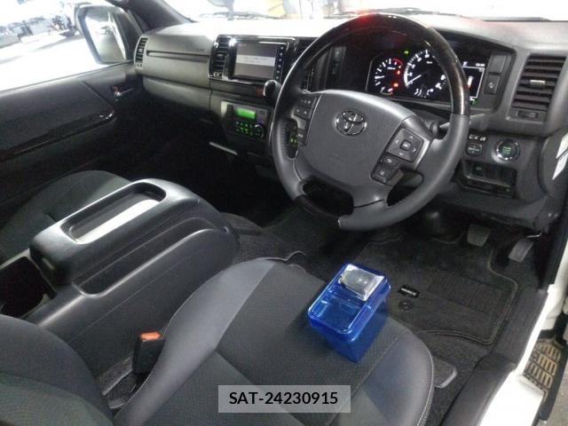 Toyota HIACE VAN 2026-03 8816049-2