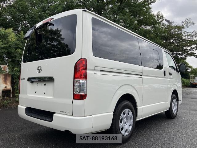 Toyota HIACE VAN 2021-08 8816424-1