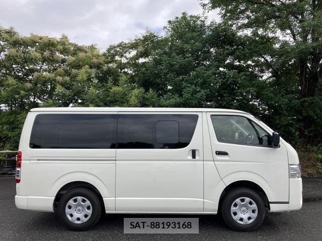 Toyota HIACE VAN 2021-08 8816424-2