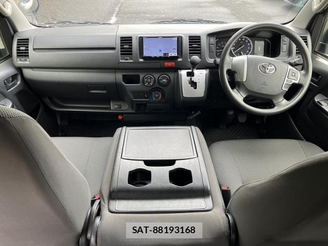 Toyota HIACE VAN 2021-08 8816424-3