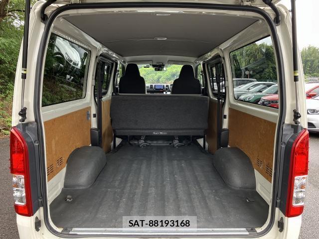 Toyota HIACE VAN 2021-08 8816424-6