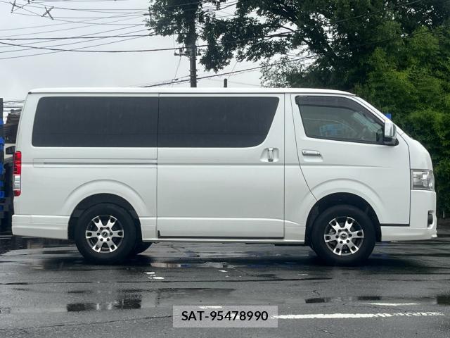 Toyota HIACE VAN 2021-09 8816501-3