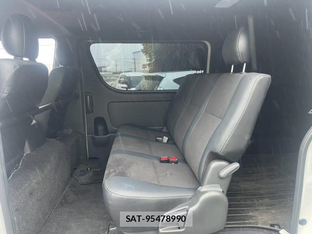 Toyota HIACE VAN 2021-09 8816501-8