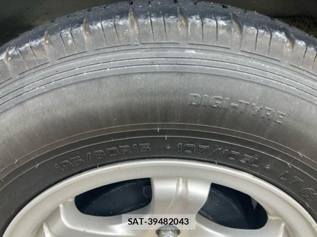 Toyota HIACE VAN 2010-09 8817478-10