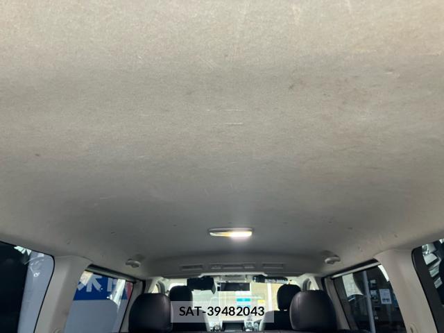 Toyota HIACE VAN 2010-09 8817478-16