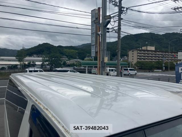 Toyota HIACE VAN 2010-09 8817478-3