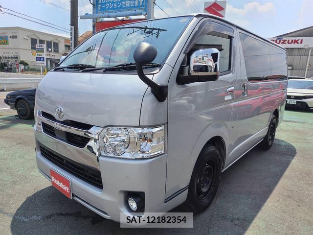 Toyota HIACE VAN 2022-03 8817629-0