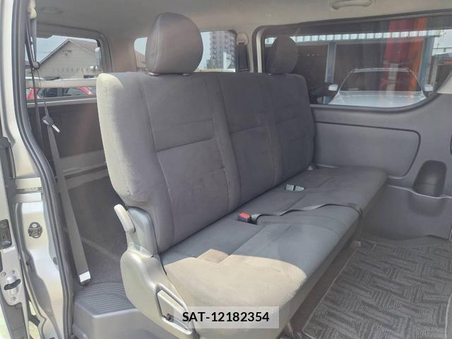 Toyota HIACE VAN 2022-03 8817629-10
