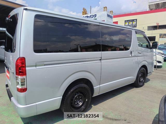 Toyota HIACE VAN 2022-03 8817629-7