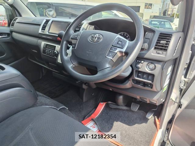 Toyota HIACE VAN 2022-03 8817629-8
