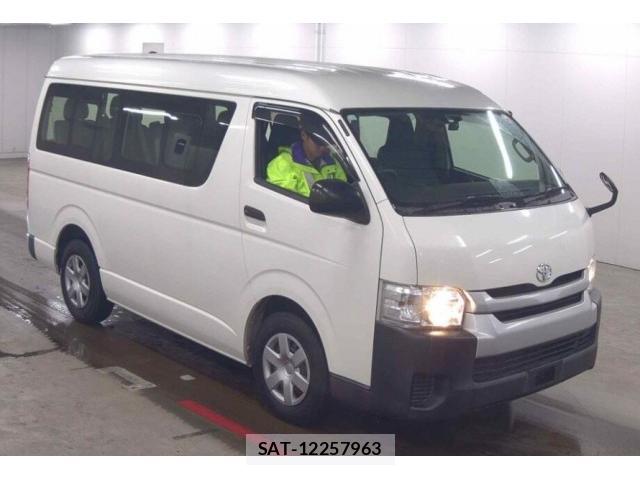 Toyota HIACE WAGON 2017-01 8812582-0