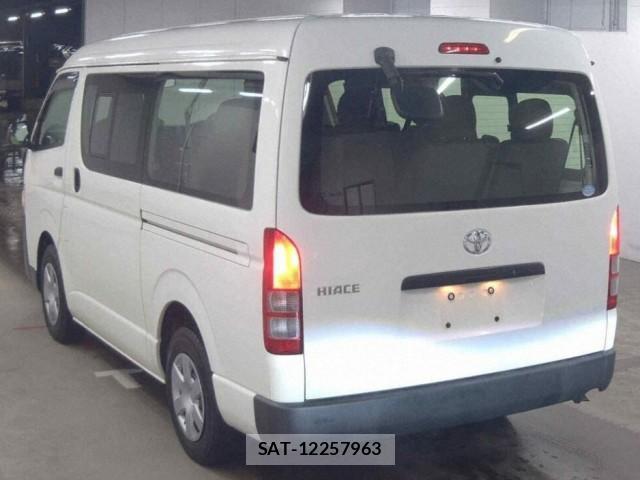 Toyota HIACE WAGON 2017-01 8812582-1