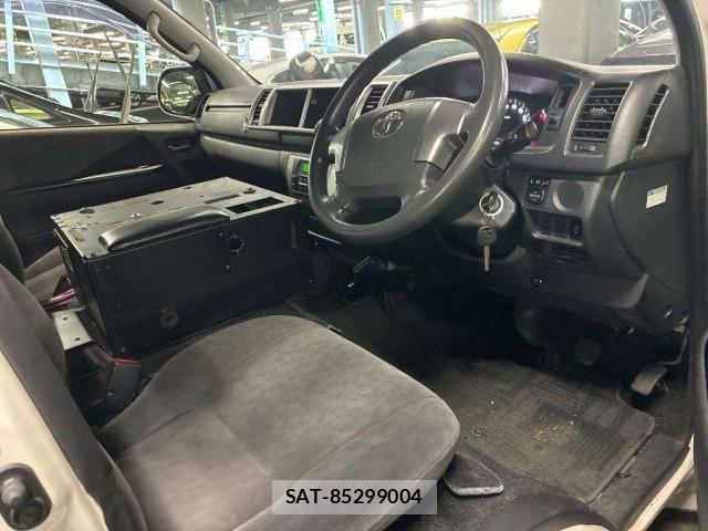 Toyota HIACE WAGON 2014-12 8812611-3