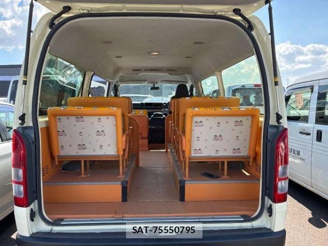 Toyota HIACE WAGON 2021-02 8812619-2