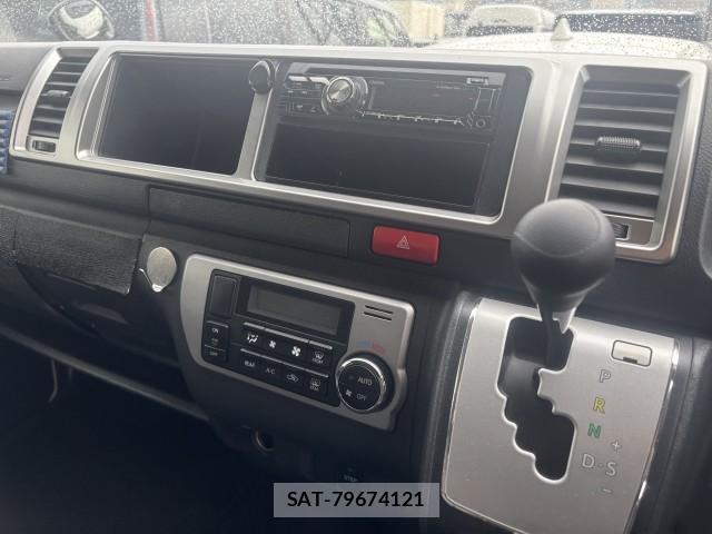 Toyota HIACE WAGON 2018-11 8812711-9