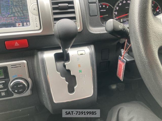 Toyota HIACE WAGON 2014-05 8813247-19